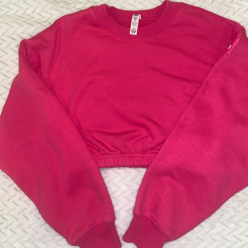 Hot pink alo yoga top